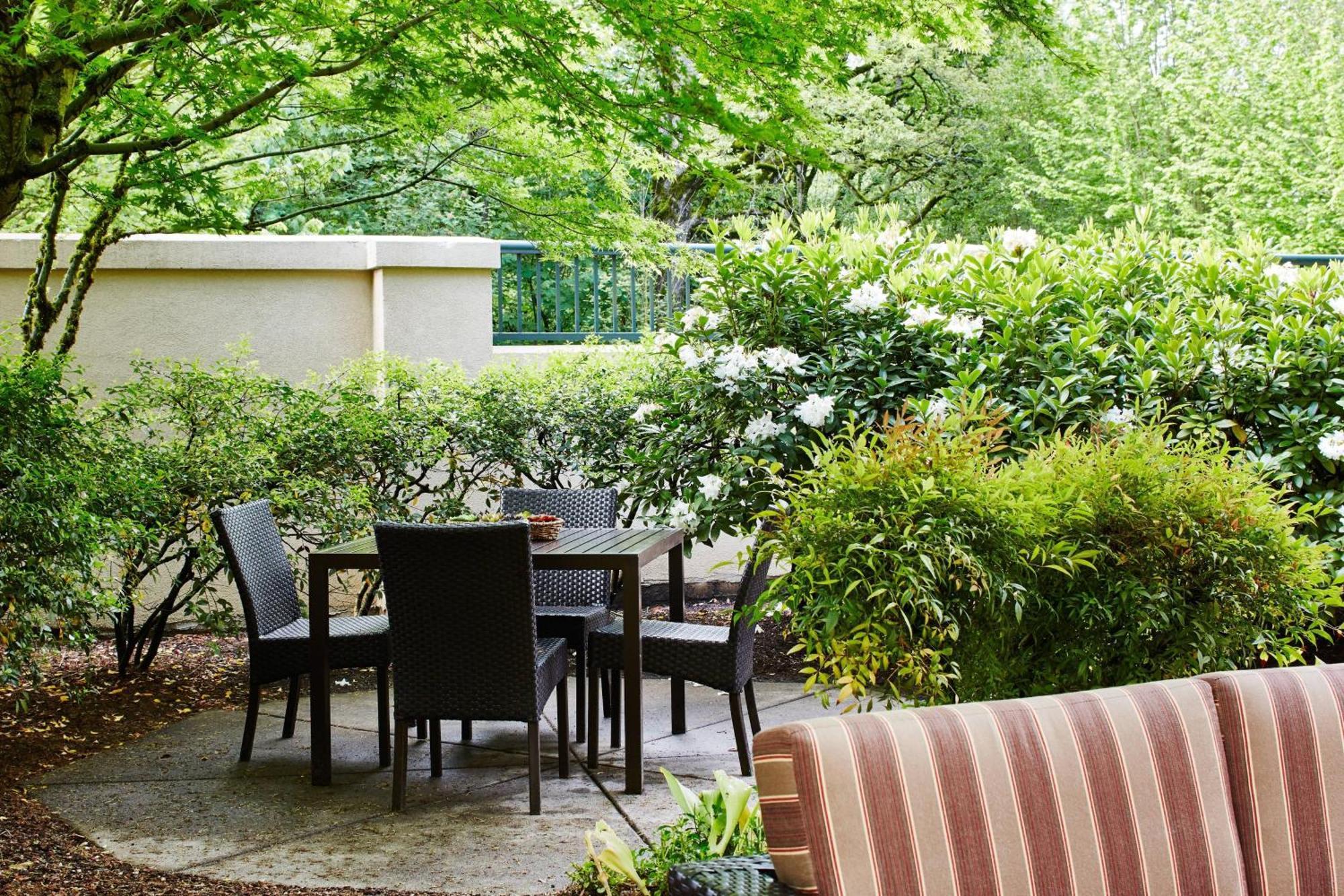 Courtyard By Marriott Portland Southeast/Clackamas Exterior foto