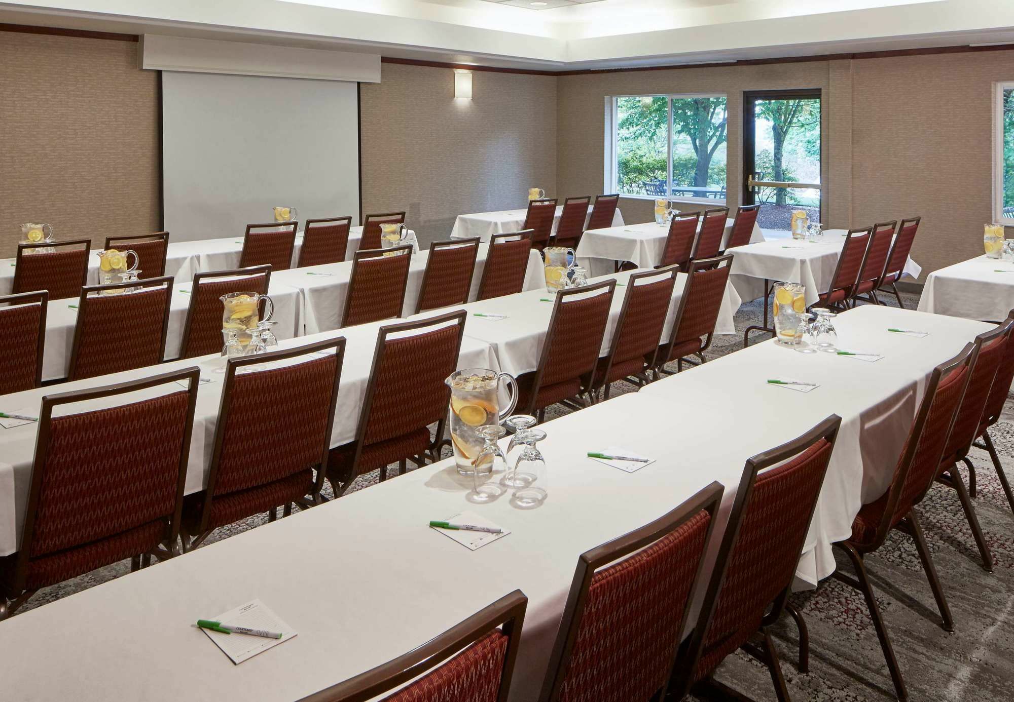 Courtyard By Marriott Portland Southeast/Clackamas Exterior foto